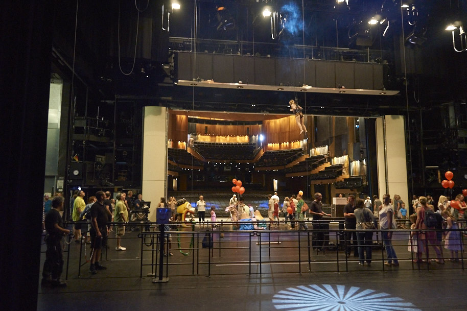fuldaufer-staatstheater-fest-theater-kultur-gesellschaft-kassel-opernhaus-kunst-kinder-spass-programm-gruppe-nicht-lena-gehrmann-sebastian-tam-22